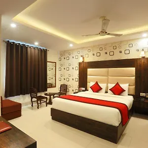 Oaks Plaza At Delhi Airport Nowe Delhi