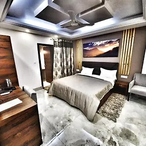 Hotel Aerocity Purple Orchid, Nueva Delhi